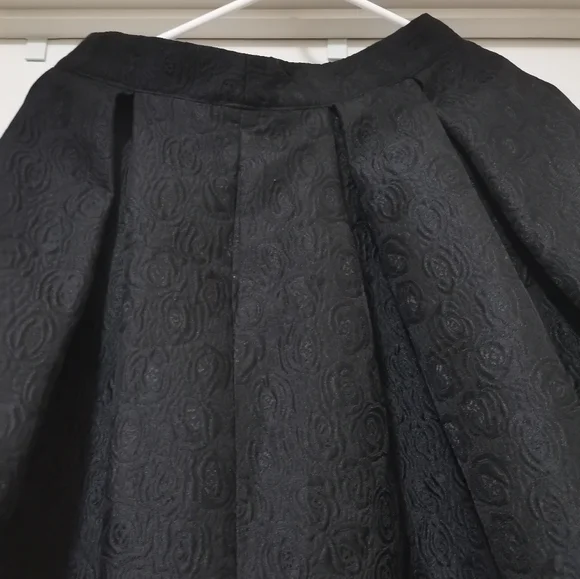 Rachel Parcell Classic black skirt - Picture 4 of 6